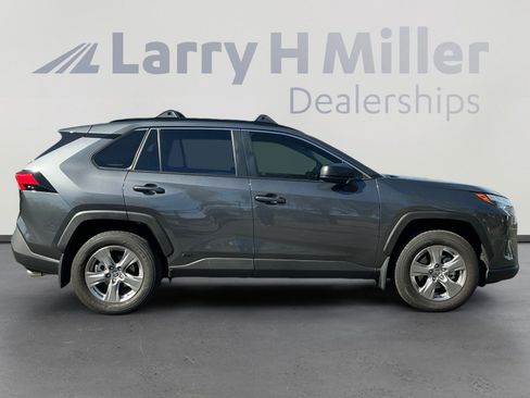 Certified 2025 Toyota RAV4 LE AWD/4WD image 6