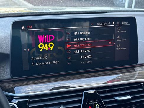 Used 2023 BMW 530i w/ Convenience Package image 16