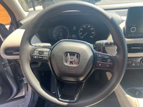 Used 2025 Honda HR-V LX image 10