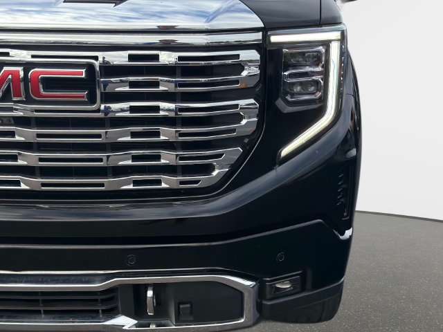 Used 2023 GMC Sierra 1500 Denali w/ Denali Reserve Package RWD image 9