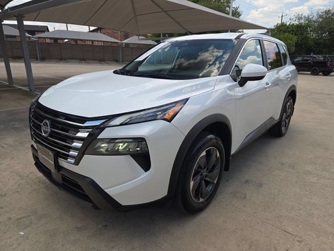 Certified 2026 Nissan Rogue SV FWD image 7