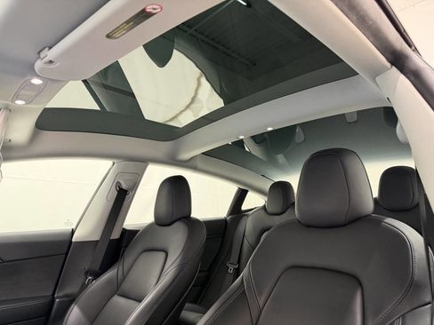 Used 2022 Tesla Model 3 image 16