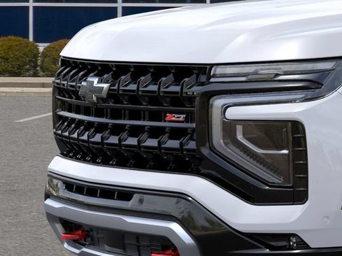 New 2026 Chevrolet Suburban Z71 w/ Z71 Off-Road Package AWD/4WD image 13
