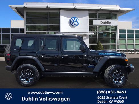 Used 2023 Jeep Wrangler Unlimited Rubicon 4xe w/ Cold Weather Group AWD/4WD image 3