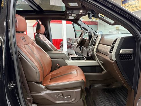 Used 2018 Ford F250 King Ranch w/ King Ranch Ultimate Package image 19