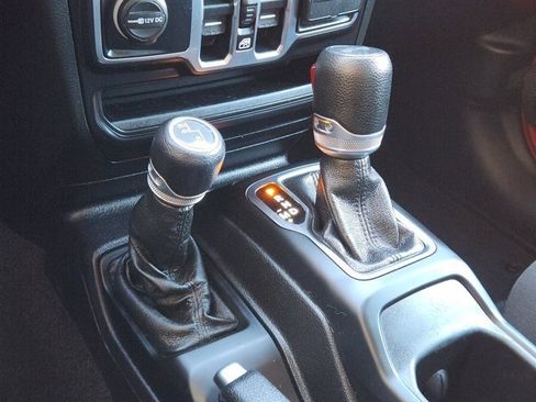 Used 2020 Jeep Wrangler Unlimited Sport S image 21