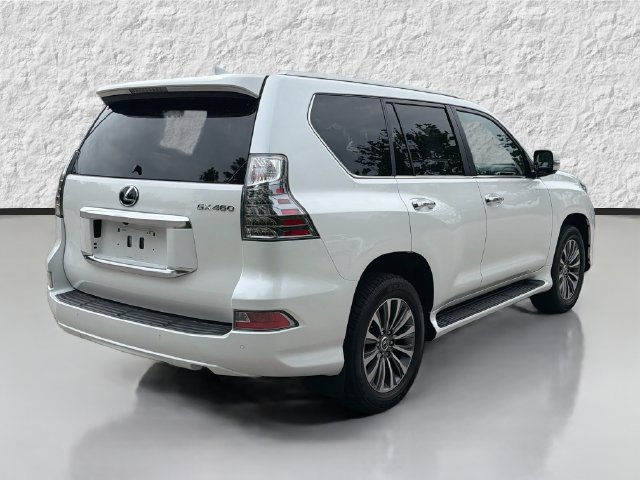 Used 2021 Lexus GX 460 Luxury w/ Accessory Package AWD/4WD image 3