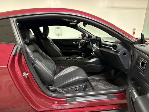 Used 2025 Ford Mustang GT Premium RWD image 21