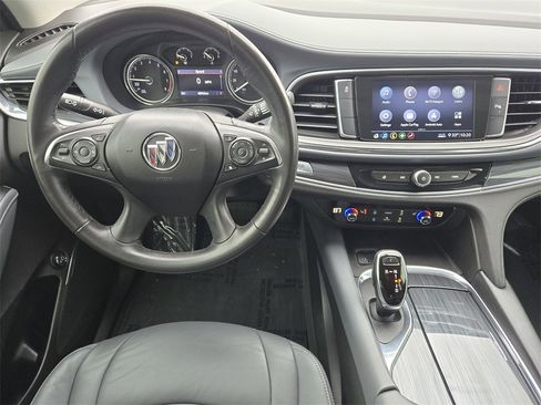 Used 2020 Buick Enclave Essence image 27