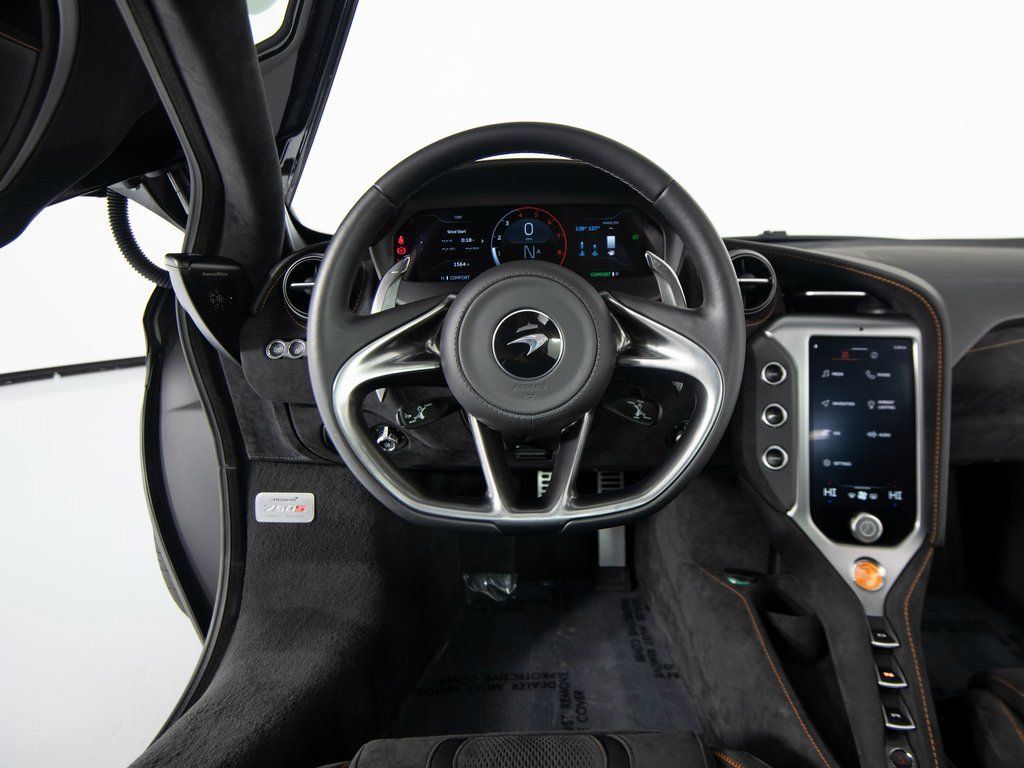 Used 2025 McLaren 750S RWD image 15