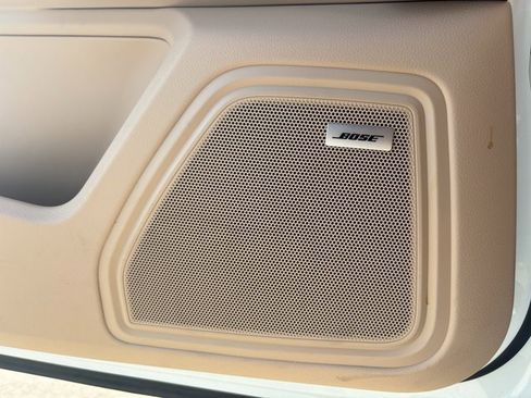 Certified 2025 Porsche Macan image 27