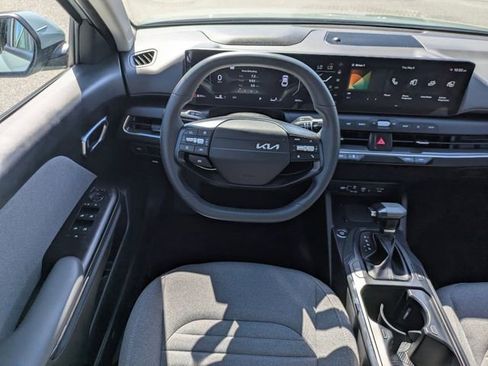 Used 2025 Kia K4 EX FWD image 27