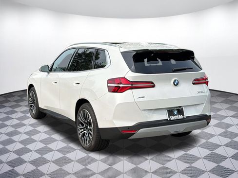 Used 2025 BMW X3 xDrive30i w/ Premium Package AWD/4WD image 3