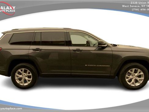 Used 2023 Jeep Grand Cherokee L Limited AWD/4WD image 4