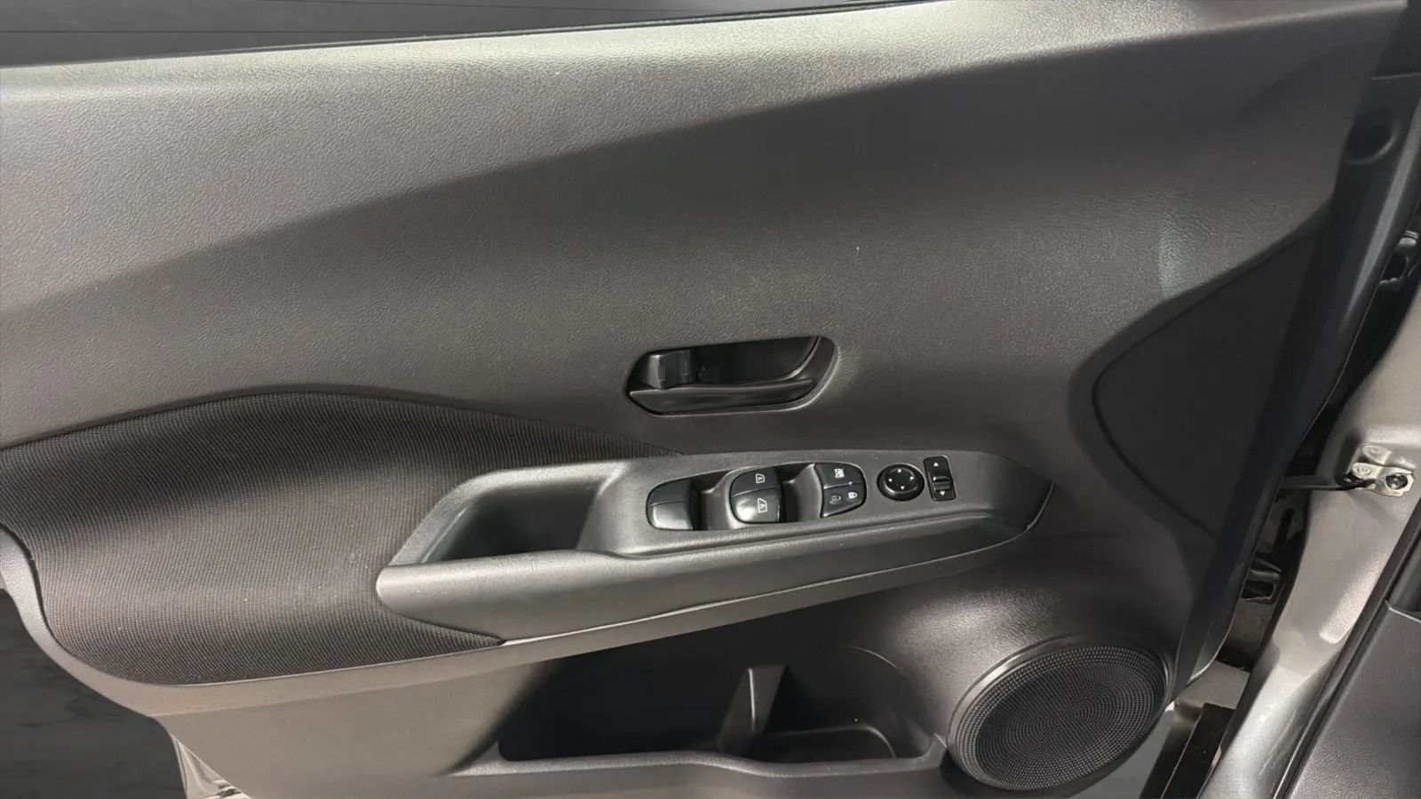 Used 2021 Nissan Kicks S FWD image 17