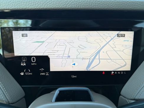 New 2026 GMC Yukon XL Denali w/ Denali Reserve Package AWD/4WD image 11