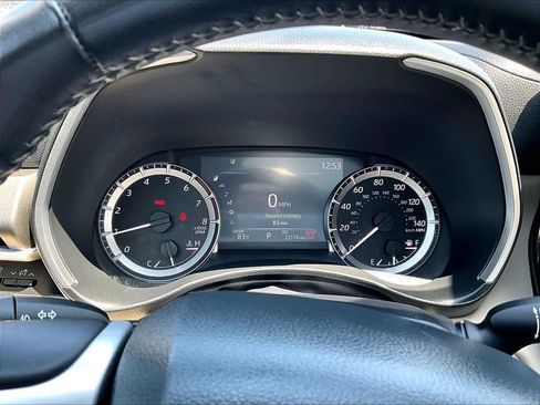 Used 2024 Toyota Highlander XLE FWD image 26