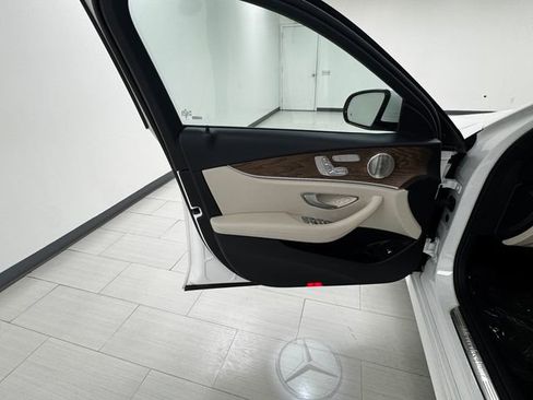 Used 2023 Mercedes-Benz E 350 Sedan image 9