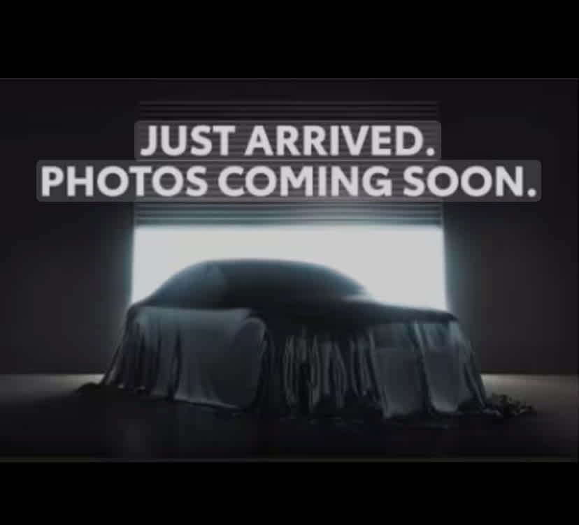 Used 2024 Cadillac Lyriq Luxury AWD/4WD image 2