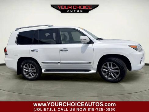 Used 2013 Lexus LX 570 4WD w/ Luxury Pkg image 12