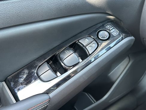 Used 2025 Nissan Altima 2.5 SR w/ SR Premium Package image 22