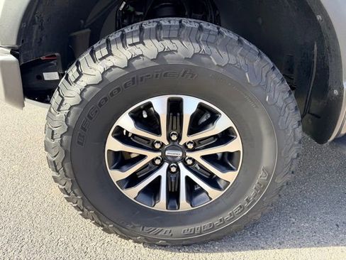 Used 2020 Ford F150 Raptor w/ Equipment Group 802A Luxury image 12