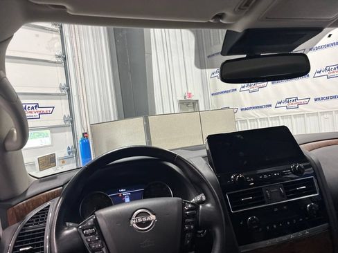Used 2024 Nissan Armada SL w/ Captain's Chairs Package AWD/4WD image 2