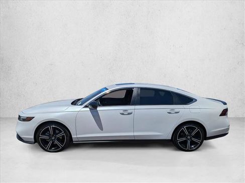 Used 2025 Honda Accord Sport image 9