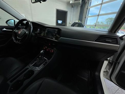 Used 2019 Volkswagen Jetta SE FWD image 28
