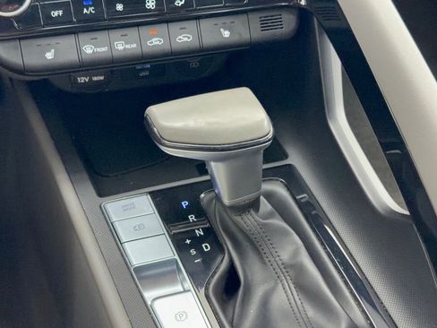 Used 2025 Hyundai Elantra SEL FWD image 21