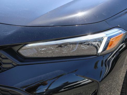 Used 2025 Honda Civic Sport image 4