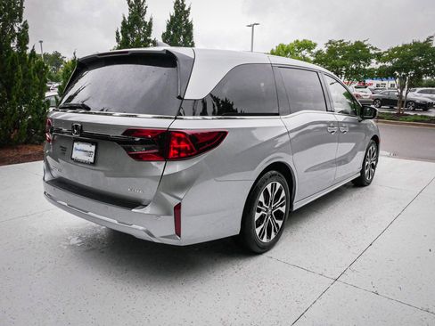 Used 2026 Honda Odyssey Elite image 11