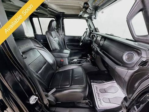 Used 2018 Jeep Wrangler Unlimited Sahara w/ Uconnect 4C Nav & Sound Group AWD/4WD image 28