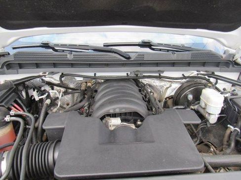 Used 2018 Chevrolet Silverado 1500 Custom w/ Custom Value Package AWD/4WD image 41
