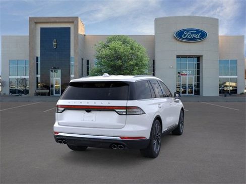 New 2026 Lincoln Aviator Reserve image 8