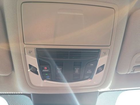 Used 2023 Acura MDX SH-AWD w/ Technology Package image 22