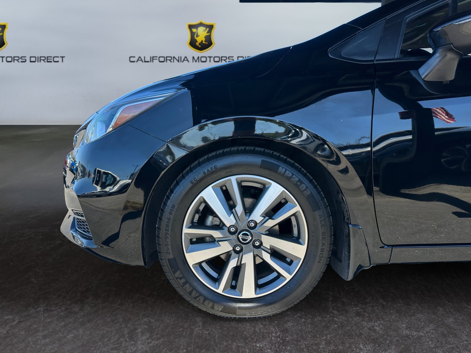 Used 2020 Nissan Versa SV FWD image 14