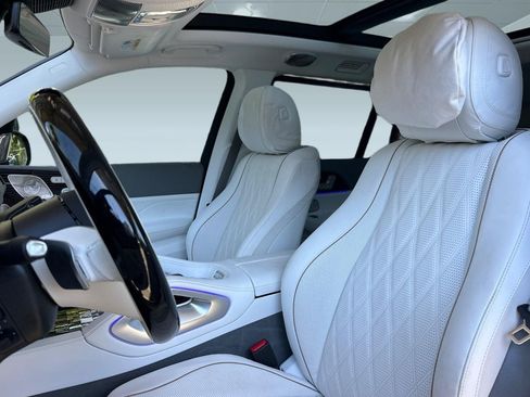 Certified 2025 Mercedes-Benz Maybach GLS 600 4MATIC image 29