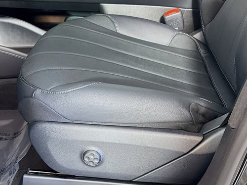 New 2026 Mercedes-Benz EQE 320 4MATIC SUV image 17