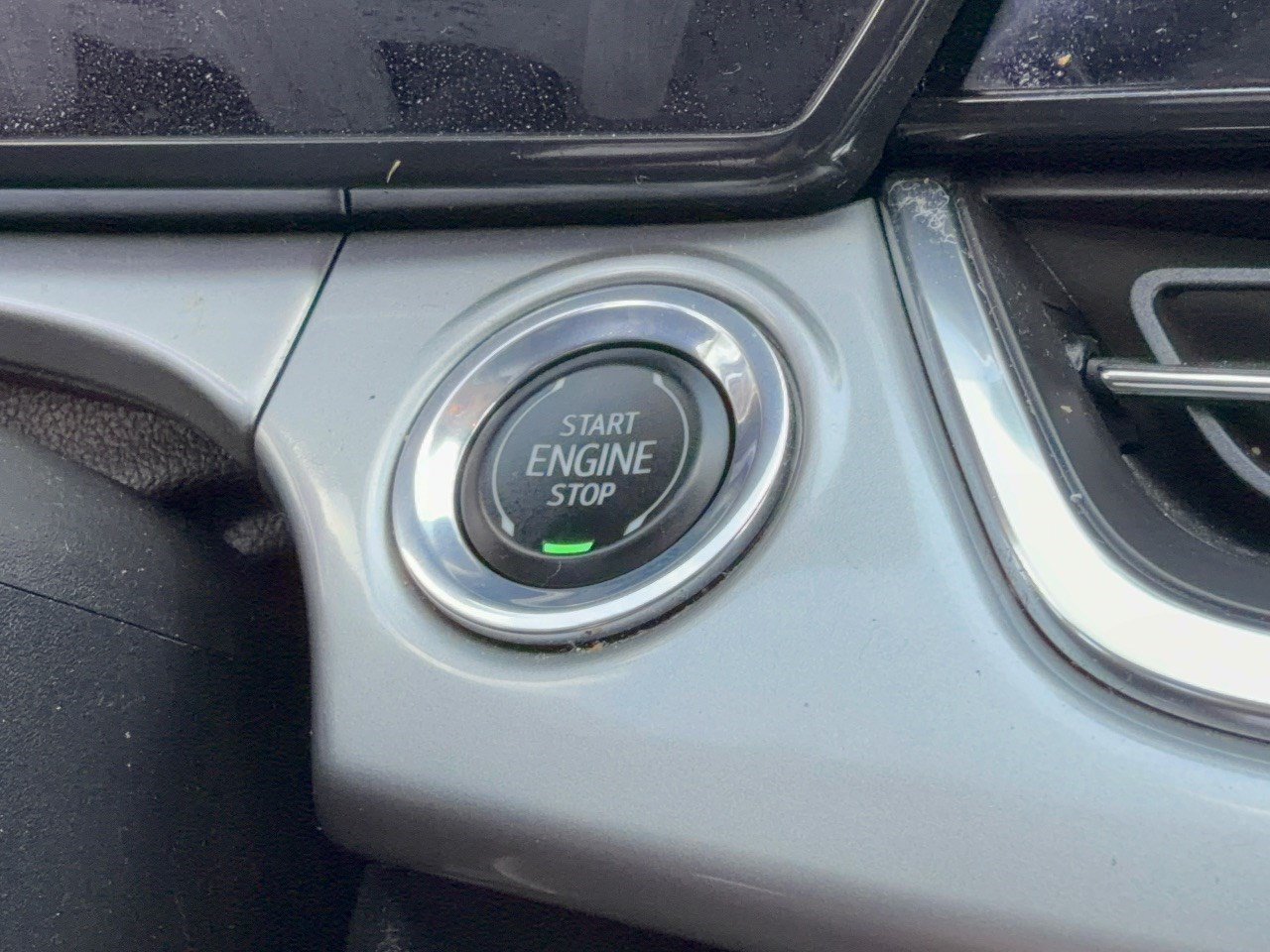 Certified 2024 Chevrolet Trax LT FWD image 20