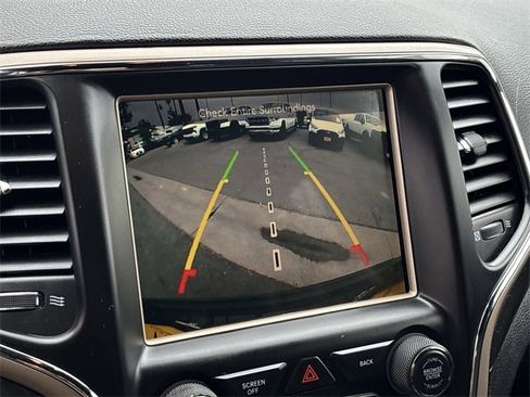 Used 2017 Jeep Grand Cherokee Laredo w/ Quick Order Package 23E image 25