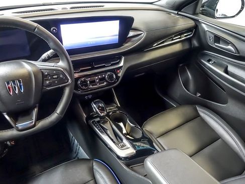 Certified 2024 Buick Envista Sport Touring w/ Convenience I Package FWD image 17