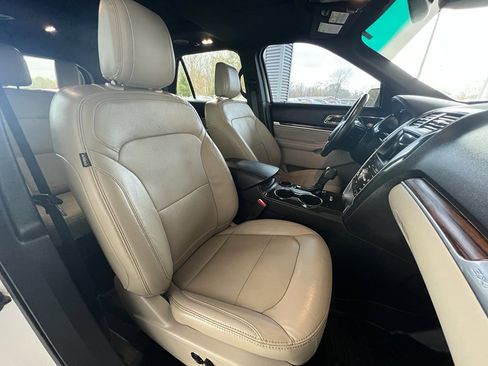 Used 2018 Ford Explorer Limited w/ Equipment Group 301A image 15