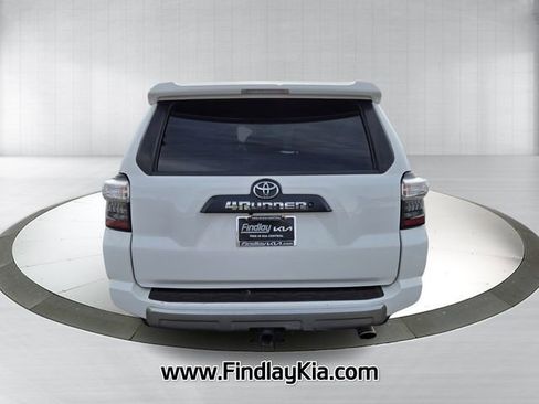 Used 2018 Toyota 4Runner TRD Off-Road Premium image 8