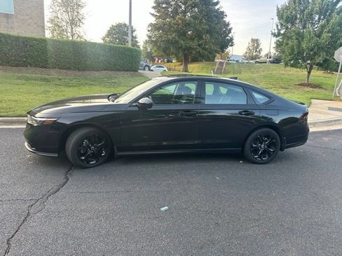 Used 2025 Honda Accord SE image 3