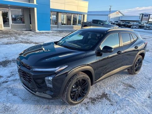 New 2026 Chevrolet Trax ACTIV w/ Driver Confidence Package FWD image 2