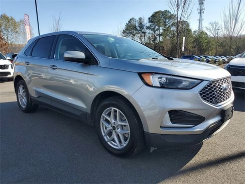 Used 2024 Ford Edge SEL image 3