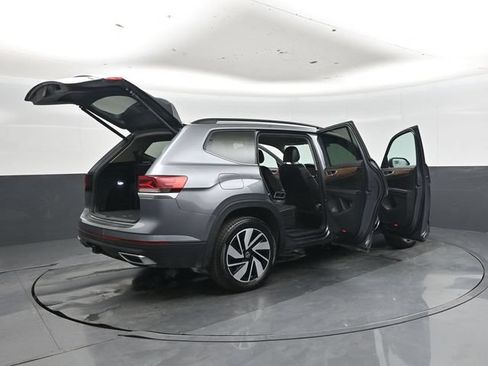 Used 2024 Volkswagen Atlas SE AWD/4WD image 49