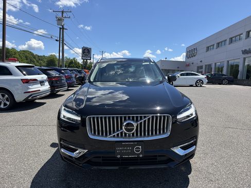 Used 2025 Volvo XC90 T8 Ultra w/ Protection Package Premier AWD/4WD image 2