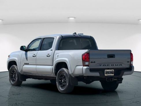 Used 2021 Toyota Tacoma SR5 AWD/4WD image 5